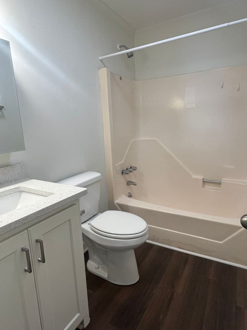 Lexington Apartment: Rogers Ct