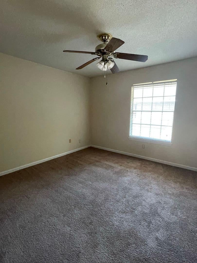 Columbia Apartment: Kilbourne Apartments units 9-12