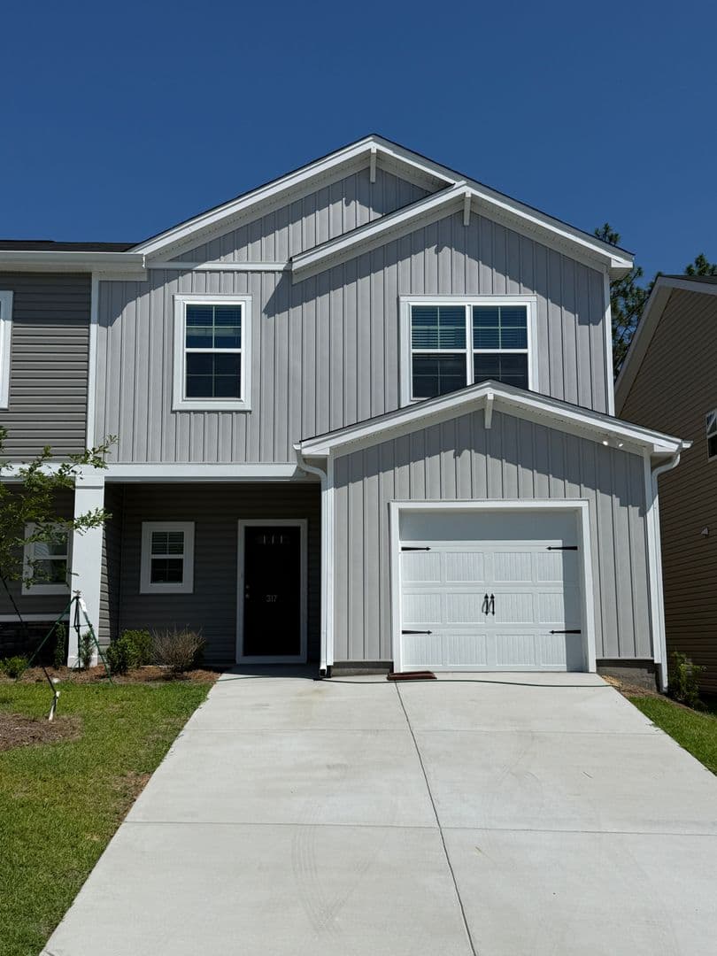 Lexington House: 315 S. Lake Ct