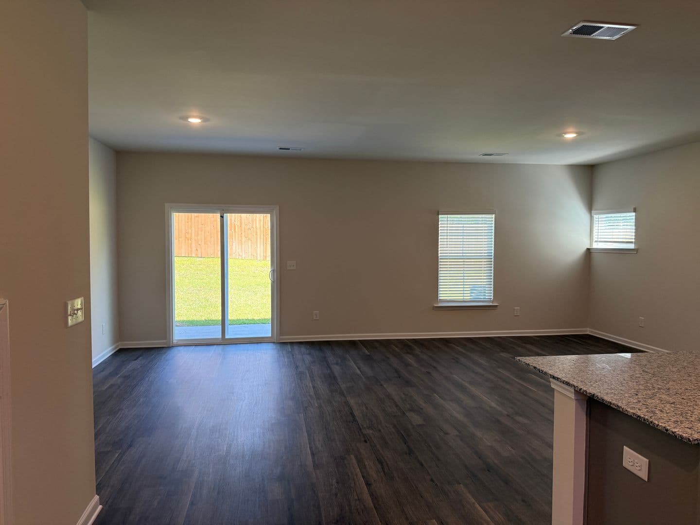 Lexington House: 317 S Lake Ct