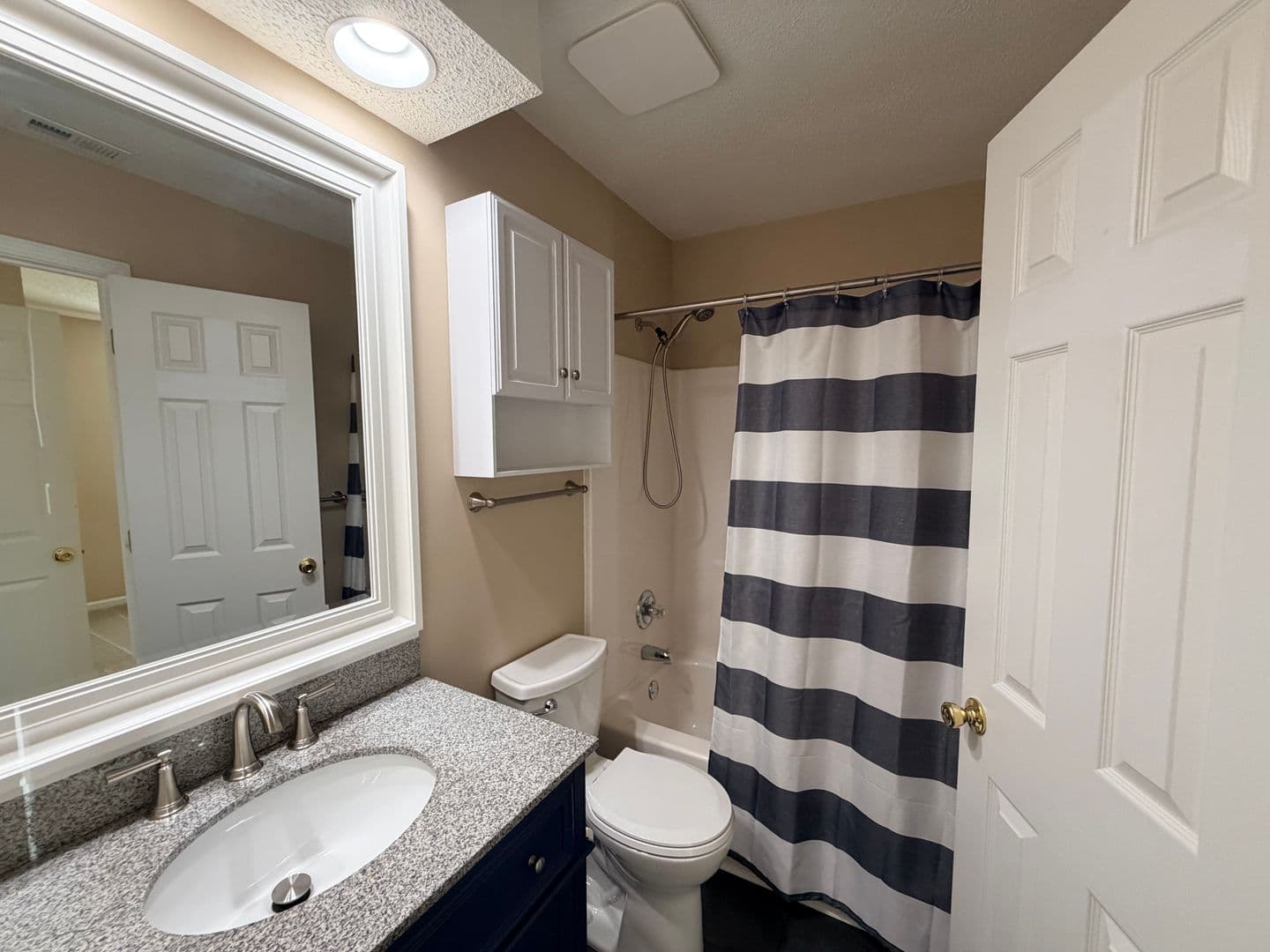 Columbia Townhome: 54 Coach Trail Ln