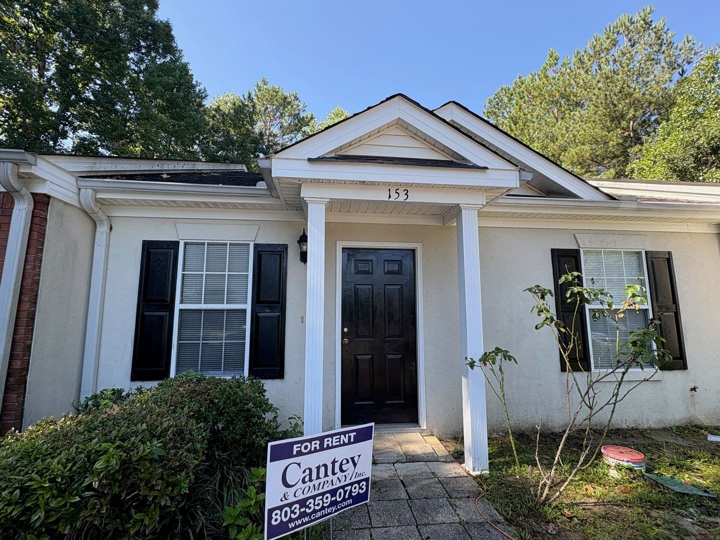 Lexington House: 153 Waverly Point Drive