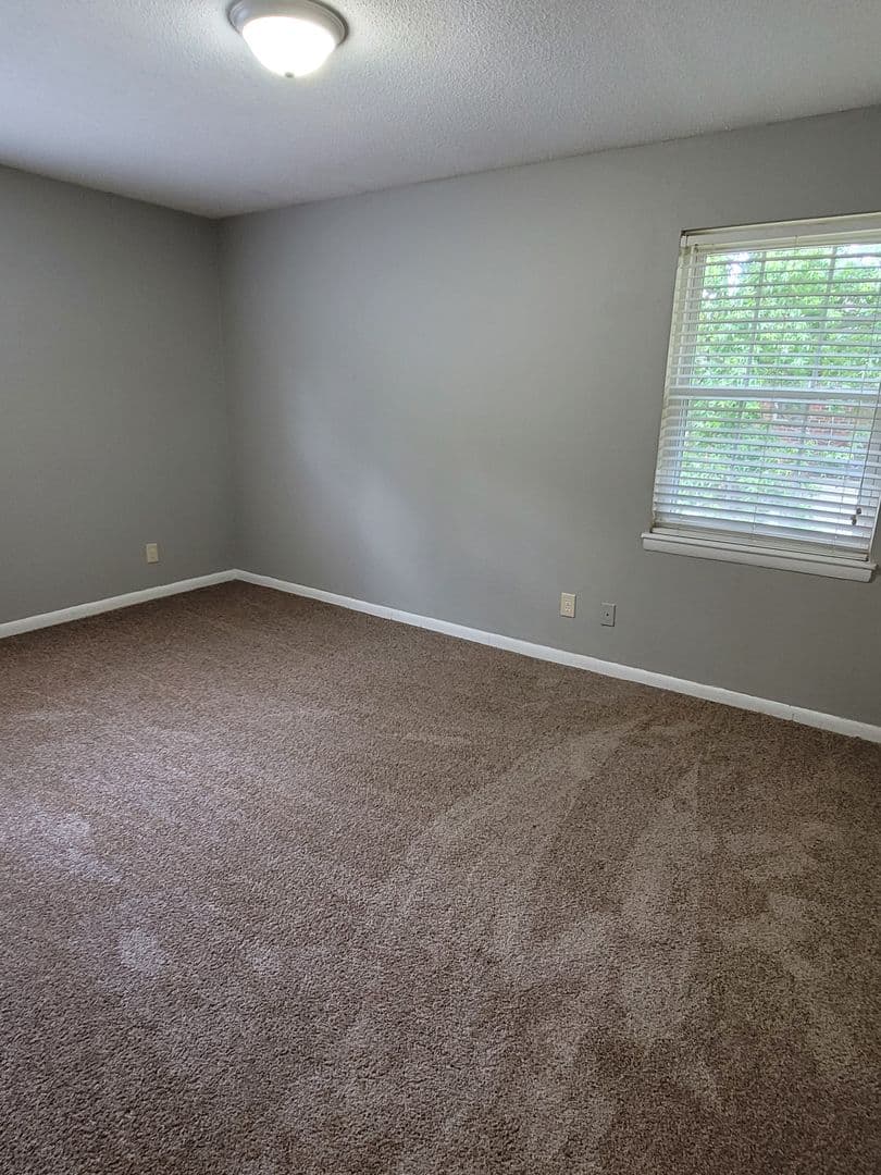 Columbia Condo: 1704 Ashford Lane