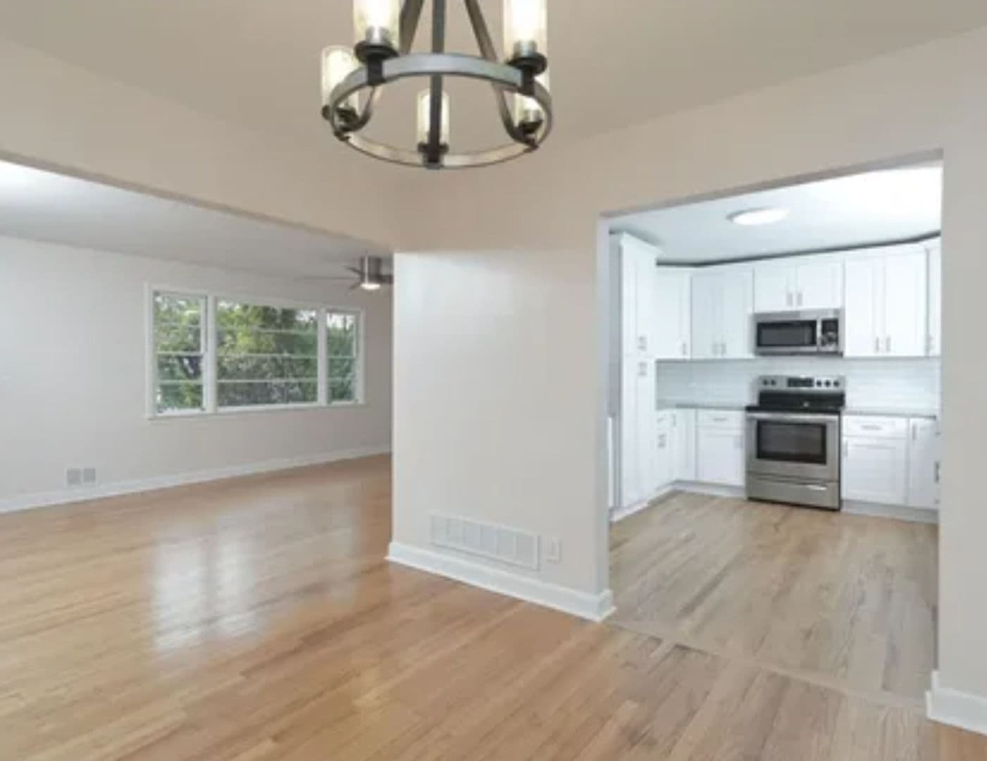 Columbia House: 2534 Forest Dr