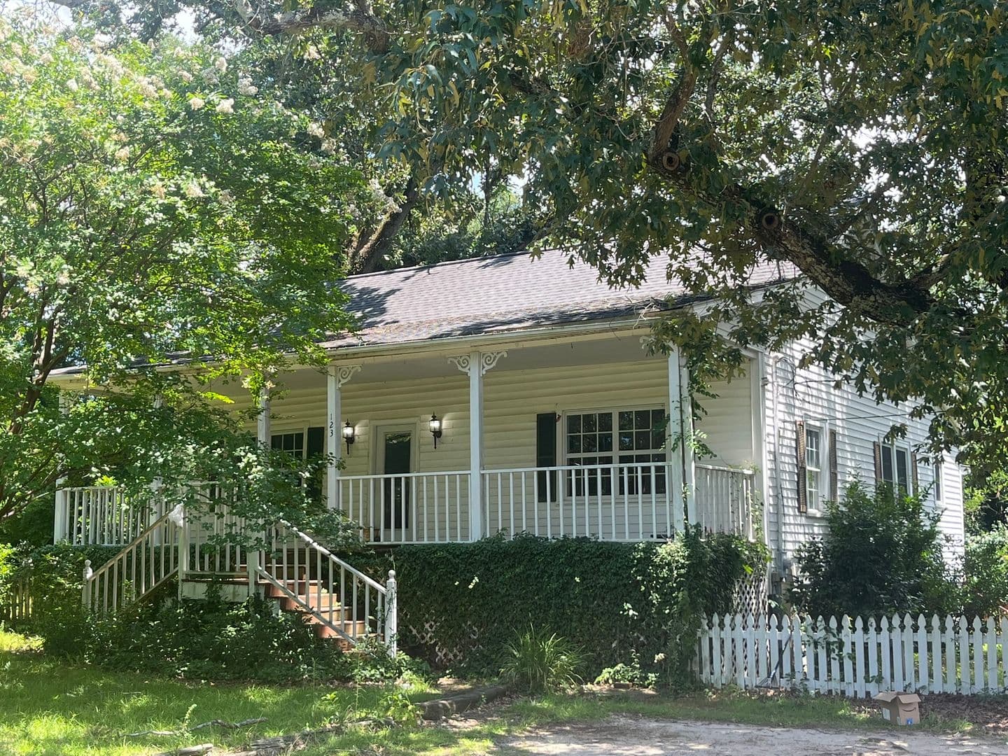 Lexington House: 123 Pond Drive