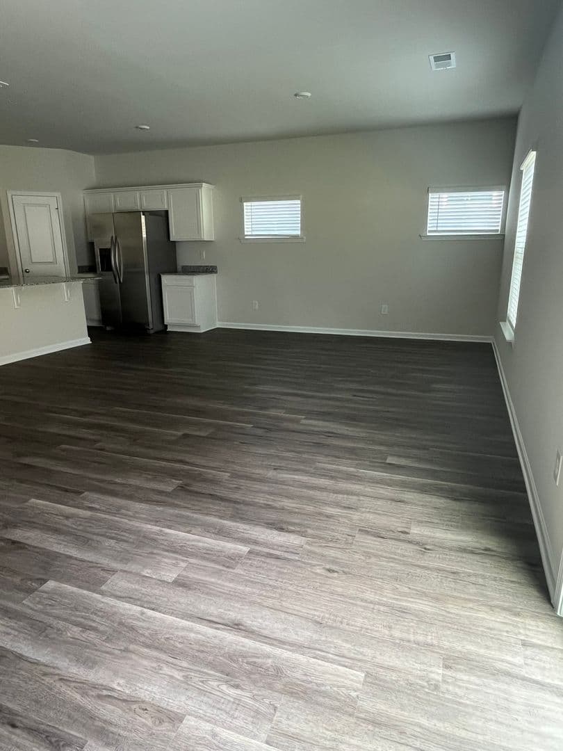Lexington House: 315 S. Lake Ct
