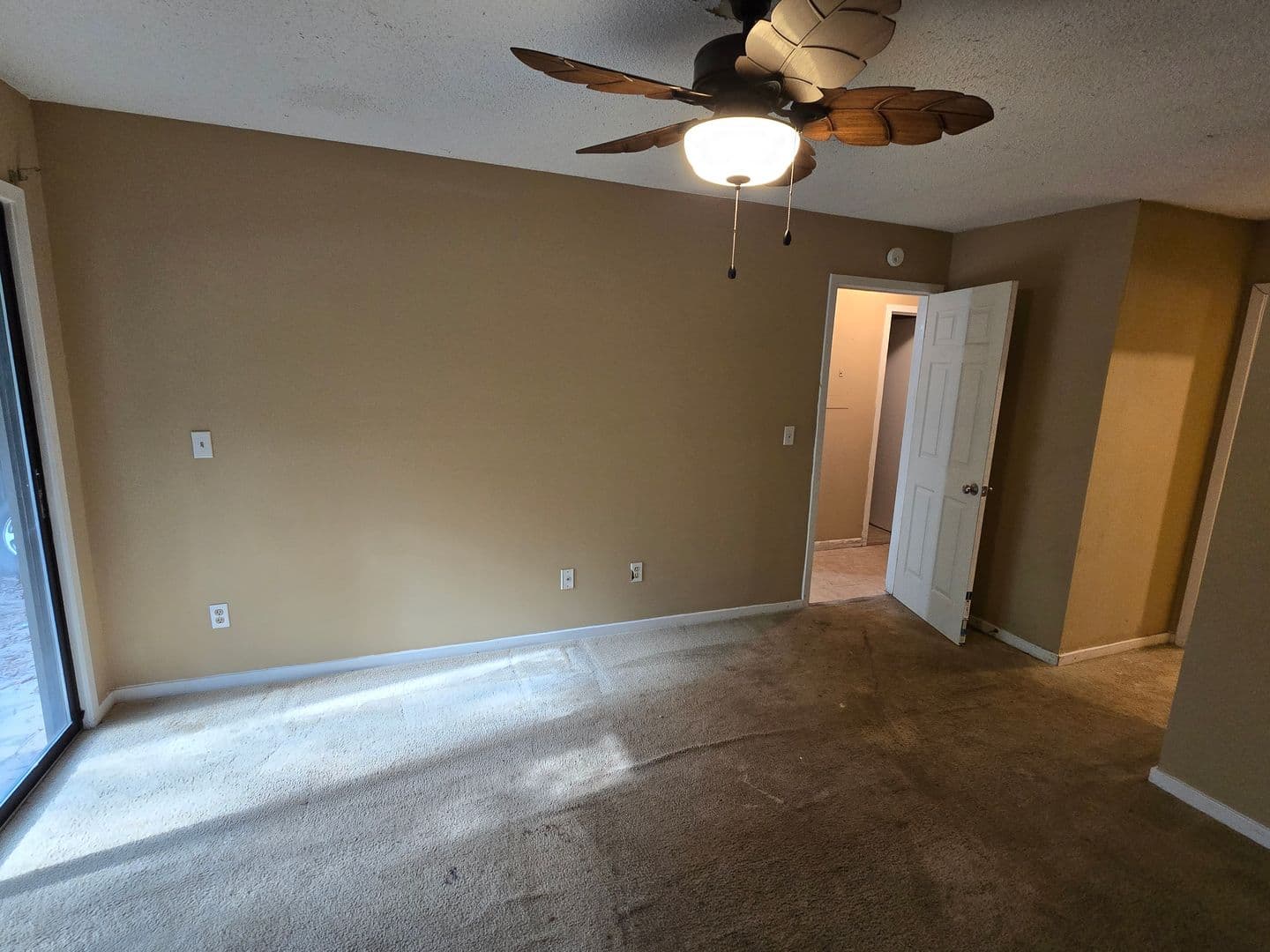 Columbia House: 1001 Creekside Way