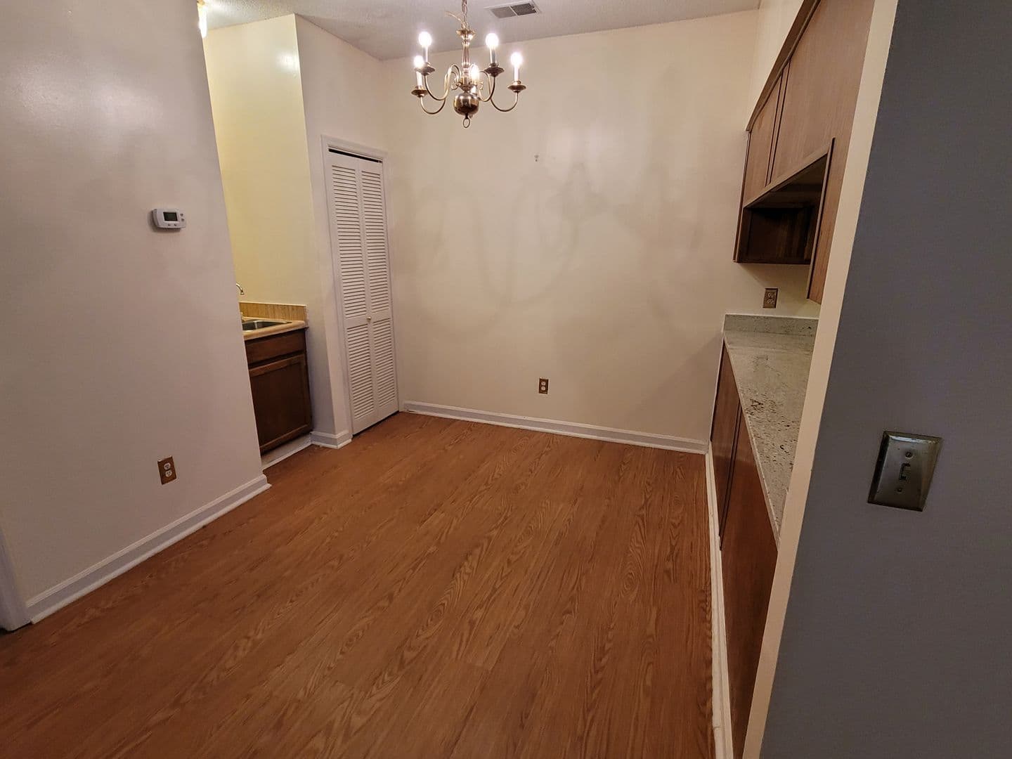 Columbia Condo: 100 Brighton Hill Circle 7A