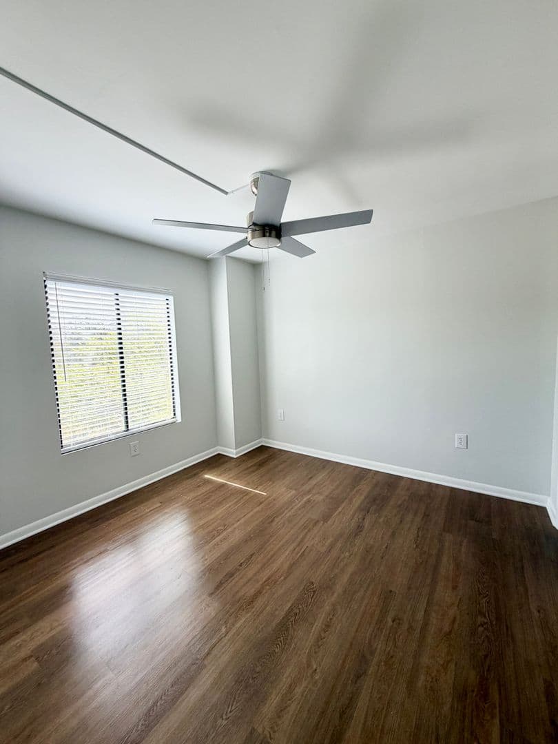 Columbia Condo: 1600 Park Circle #517