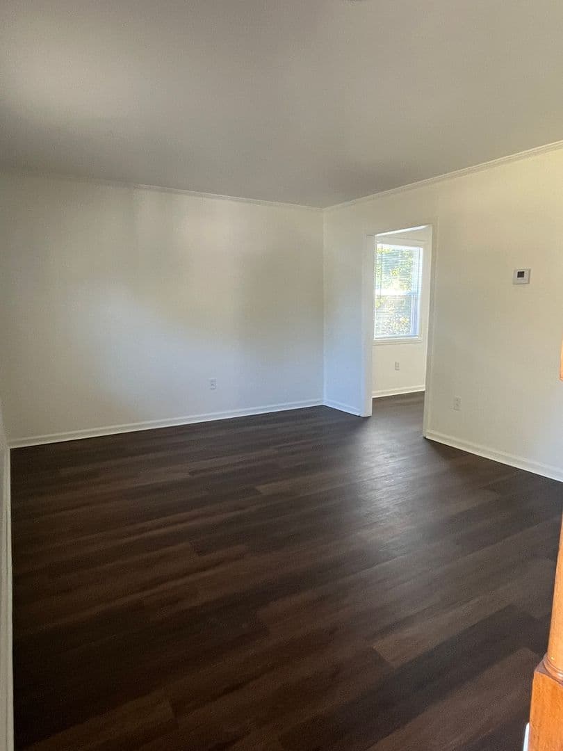 Lexington Apartment: Rogers Ct