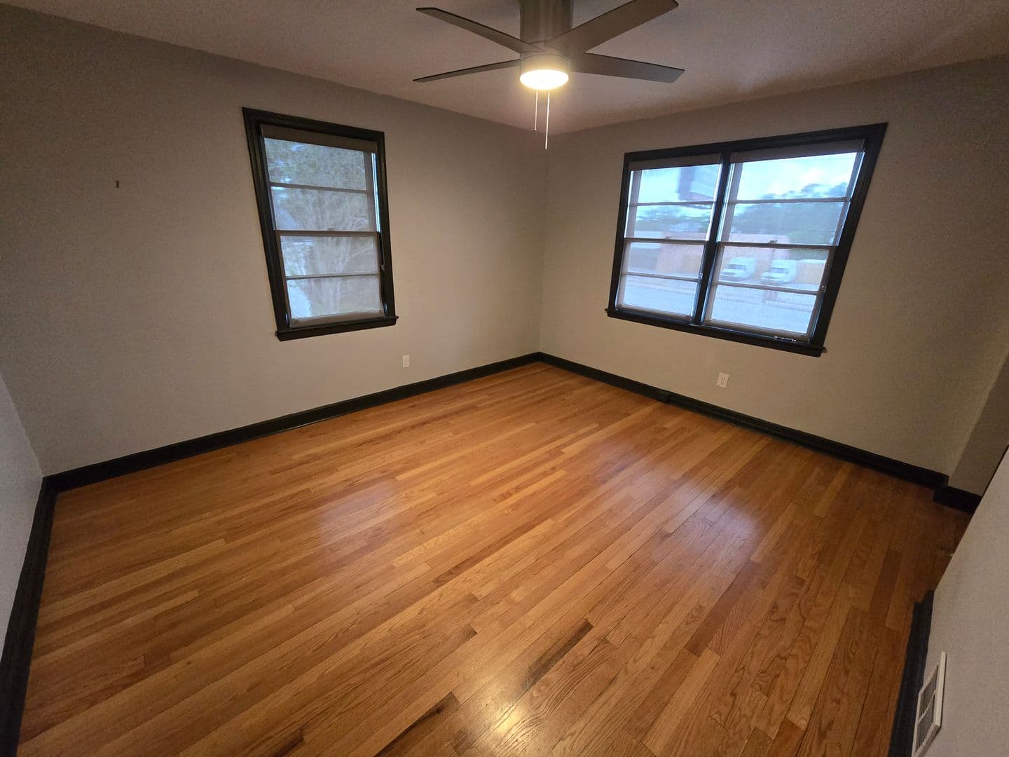 Columbia House: 2534 Forest Dr