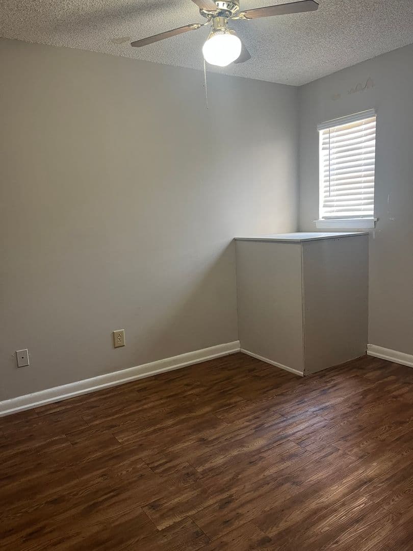 Lexington House: 14 Low Hill Lane