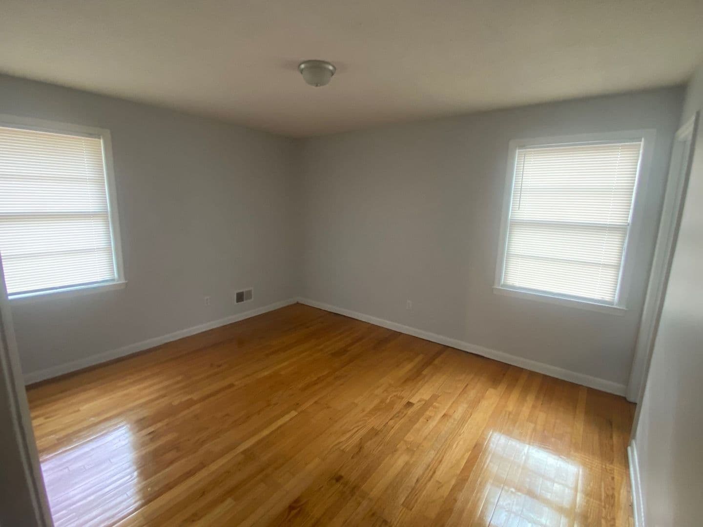 Columbia House: 221 Ramblewood Drive