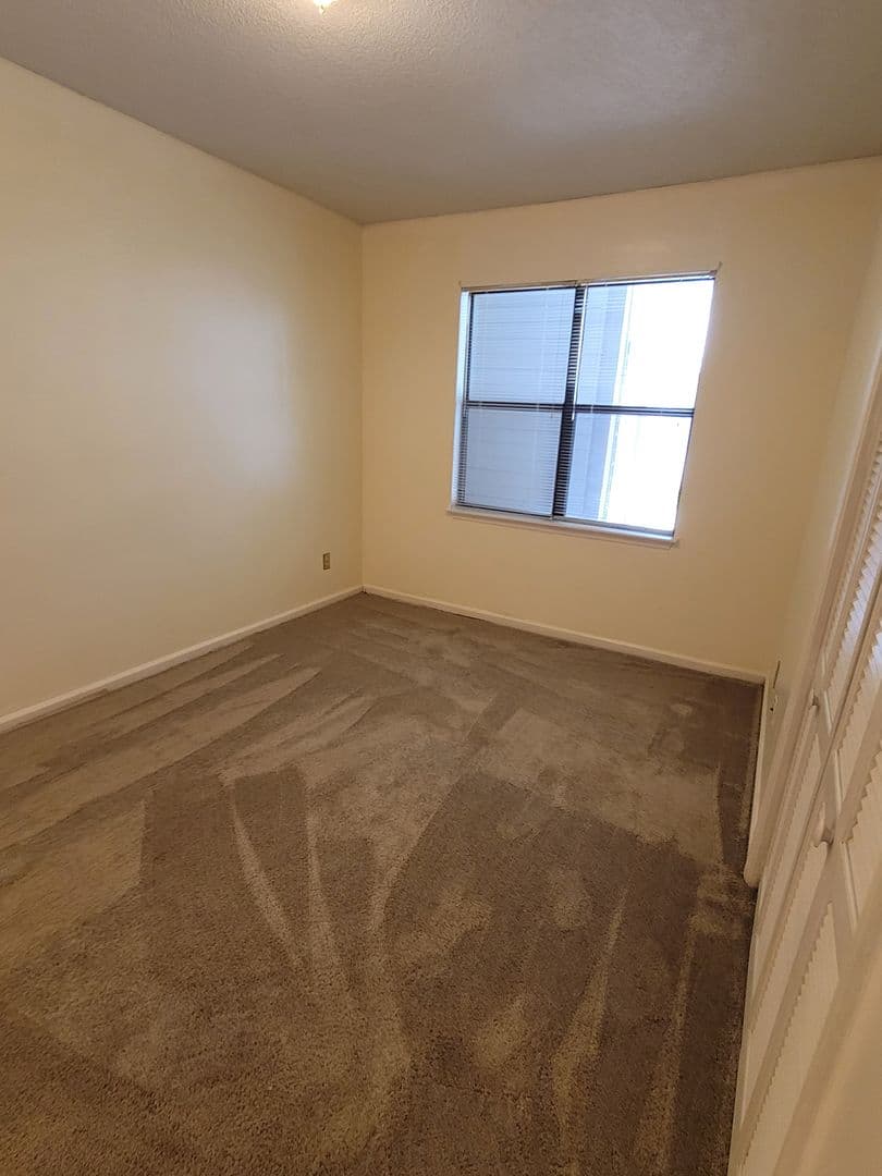 Columbia Condo: 100 Brighton Hill Circle 7A