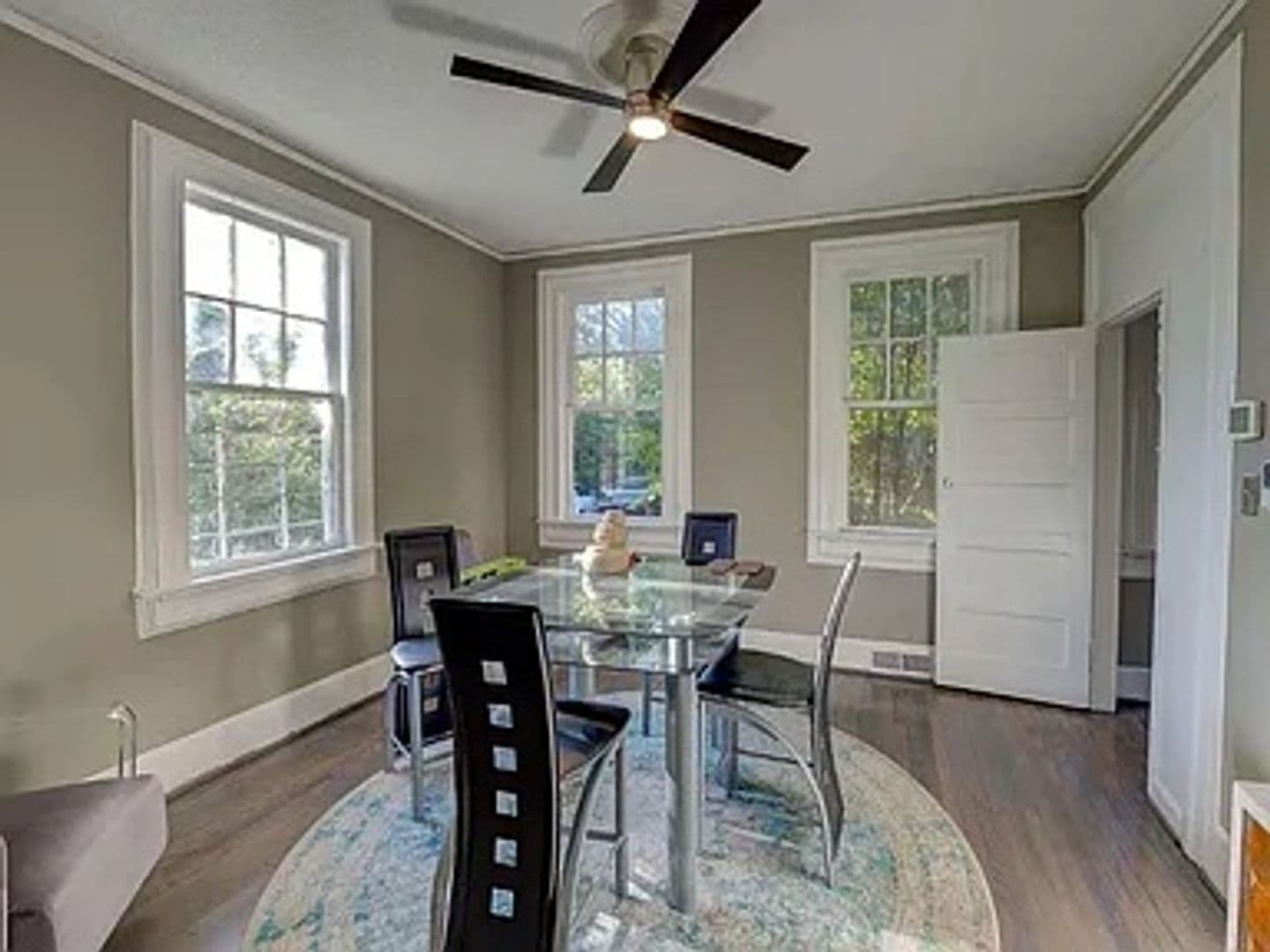 Columbia Apartment: 145-147 S Pickens St