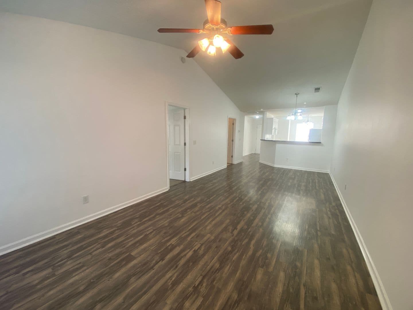 Columbia Apartment: 1852 Horseshoe Dr