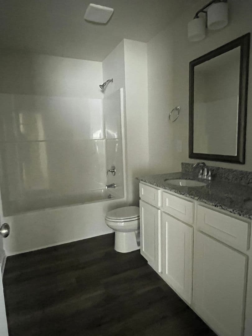 Lexington House: 315 S. Lake Ct