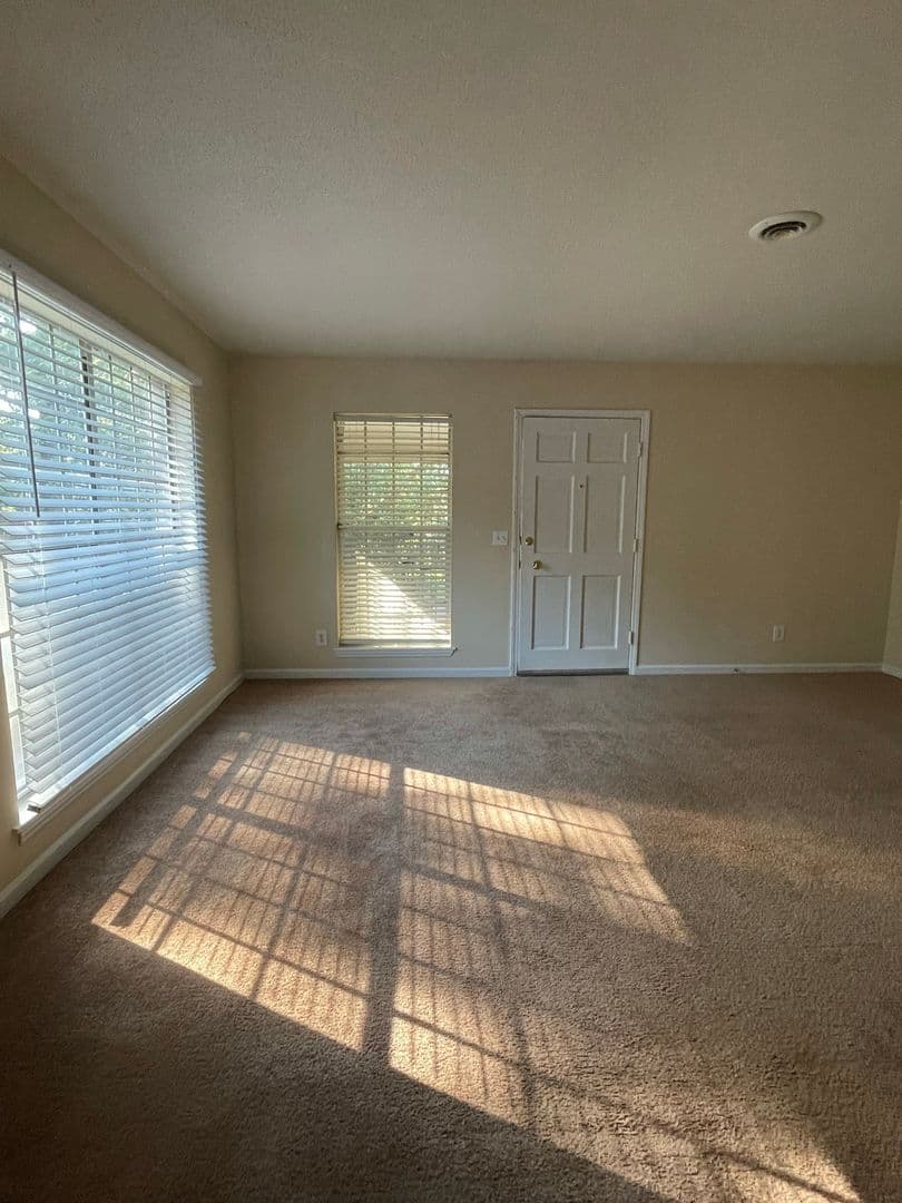Columbia Apartment: Kilbourne Apartments units 9-12