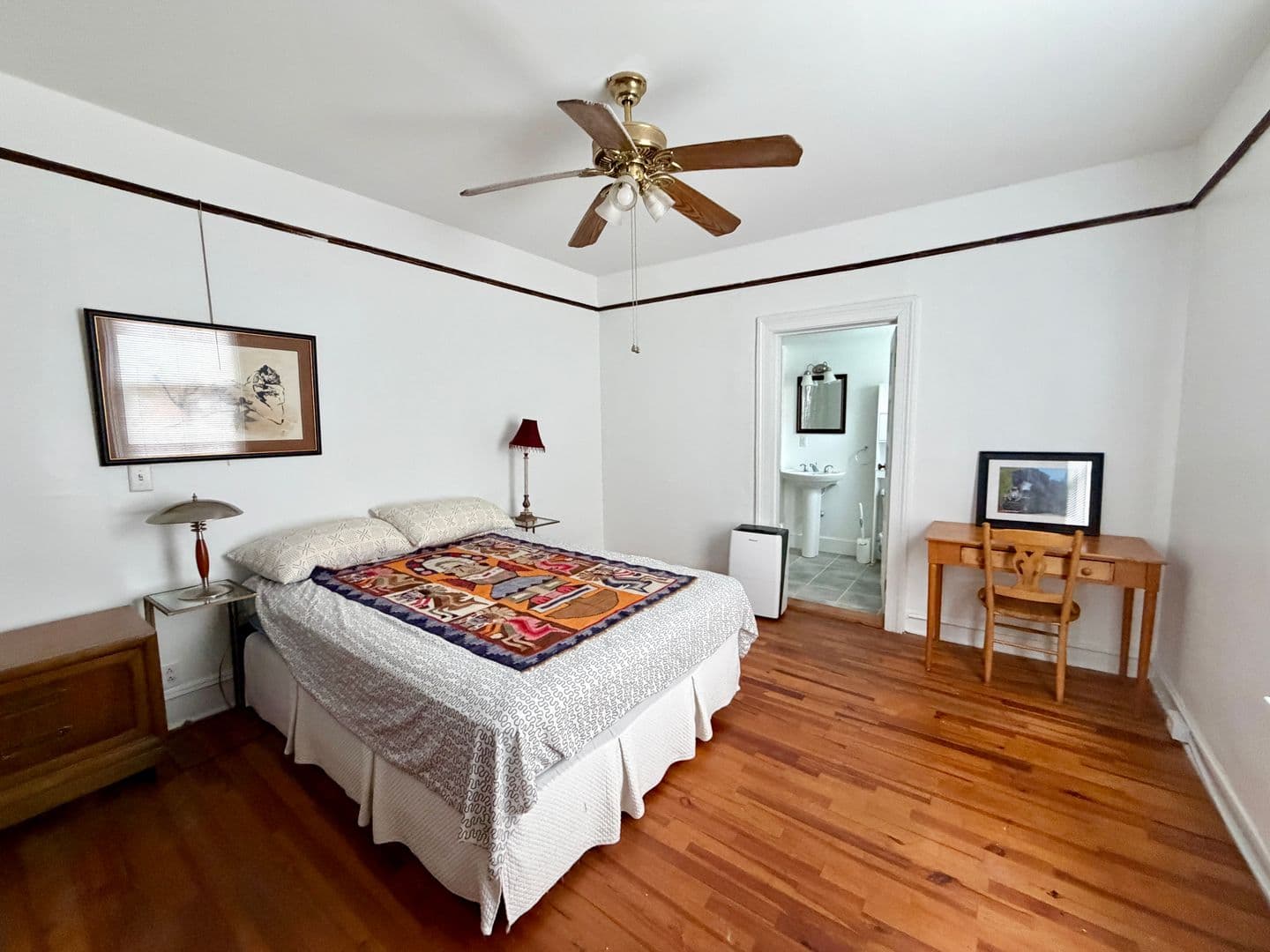 Columbia Apartment: 1706 Richland St