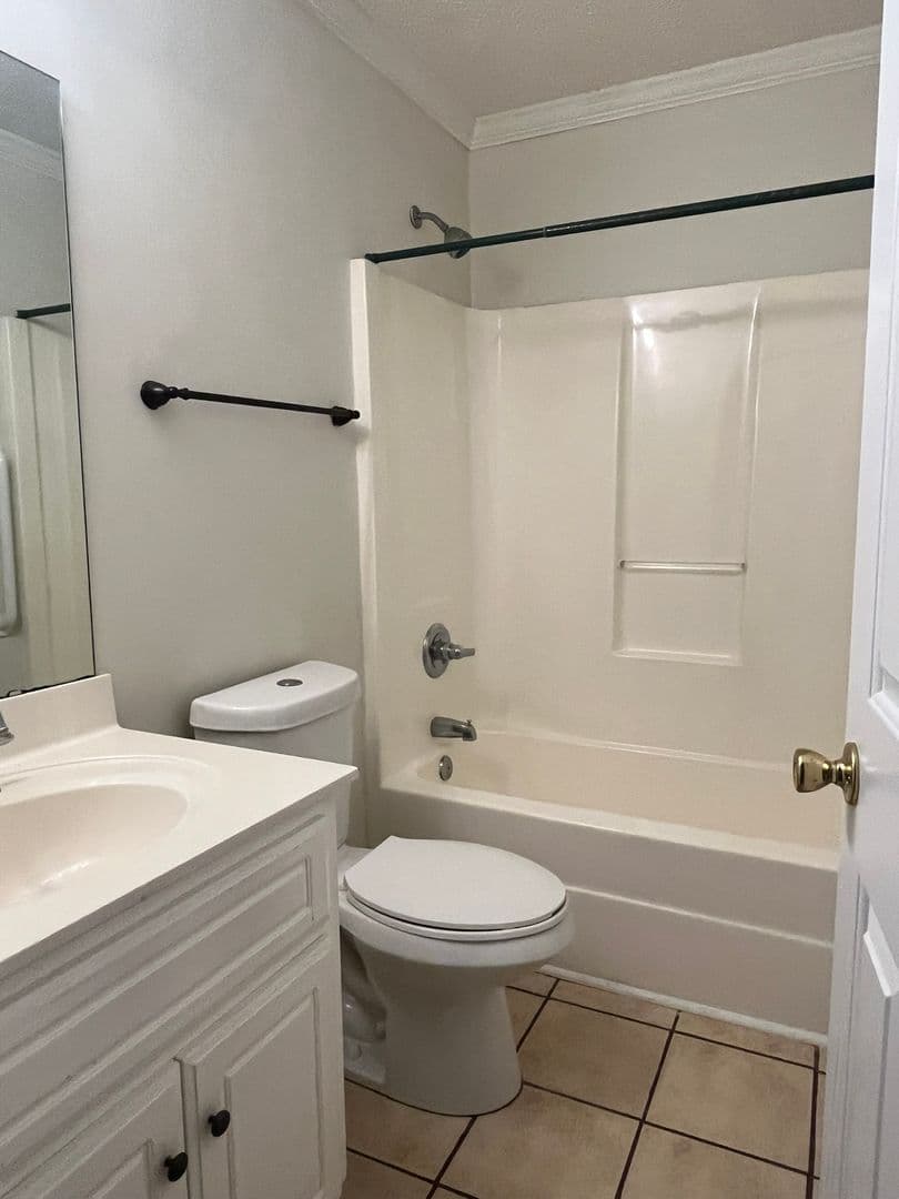 Lexington House: 153 Waverly Point Drive