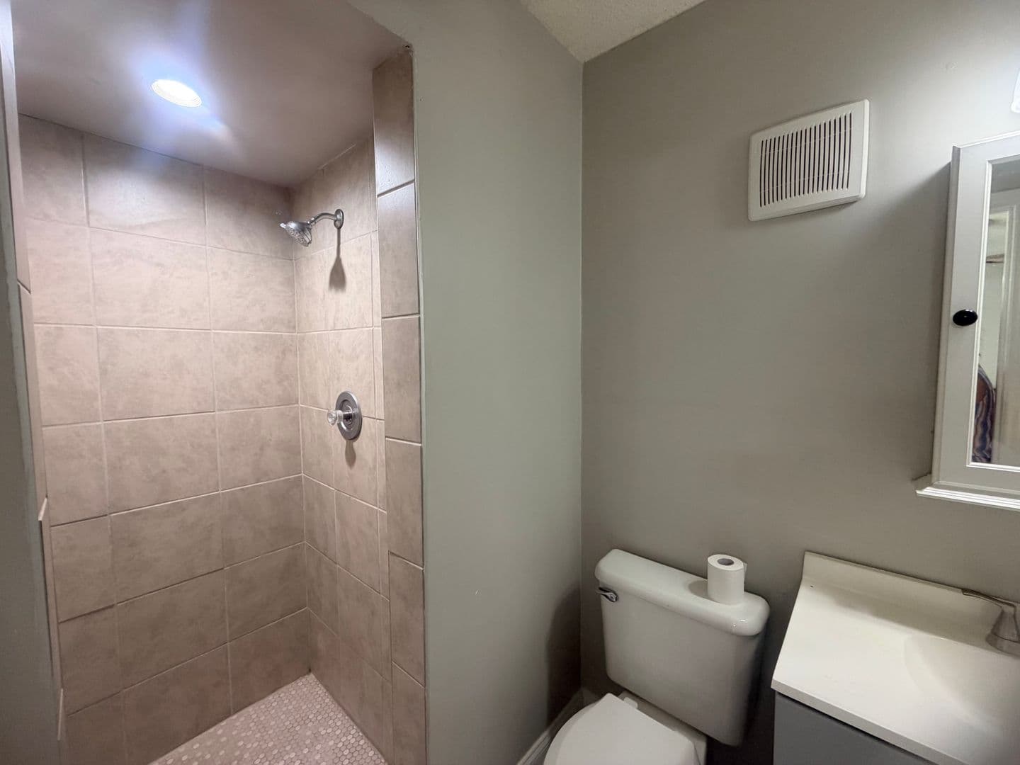 Columbia Condo: 5516 Lakeshore Drive