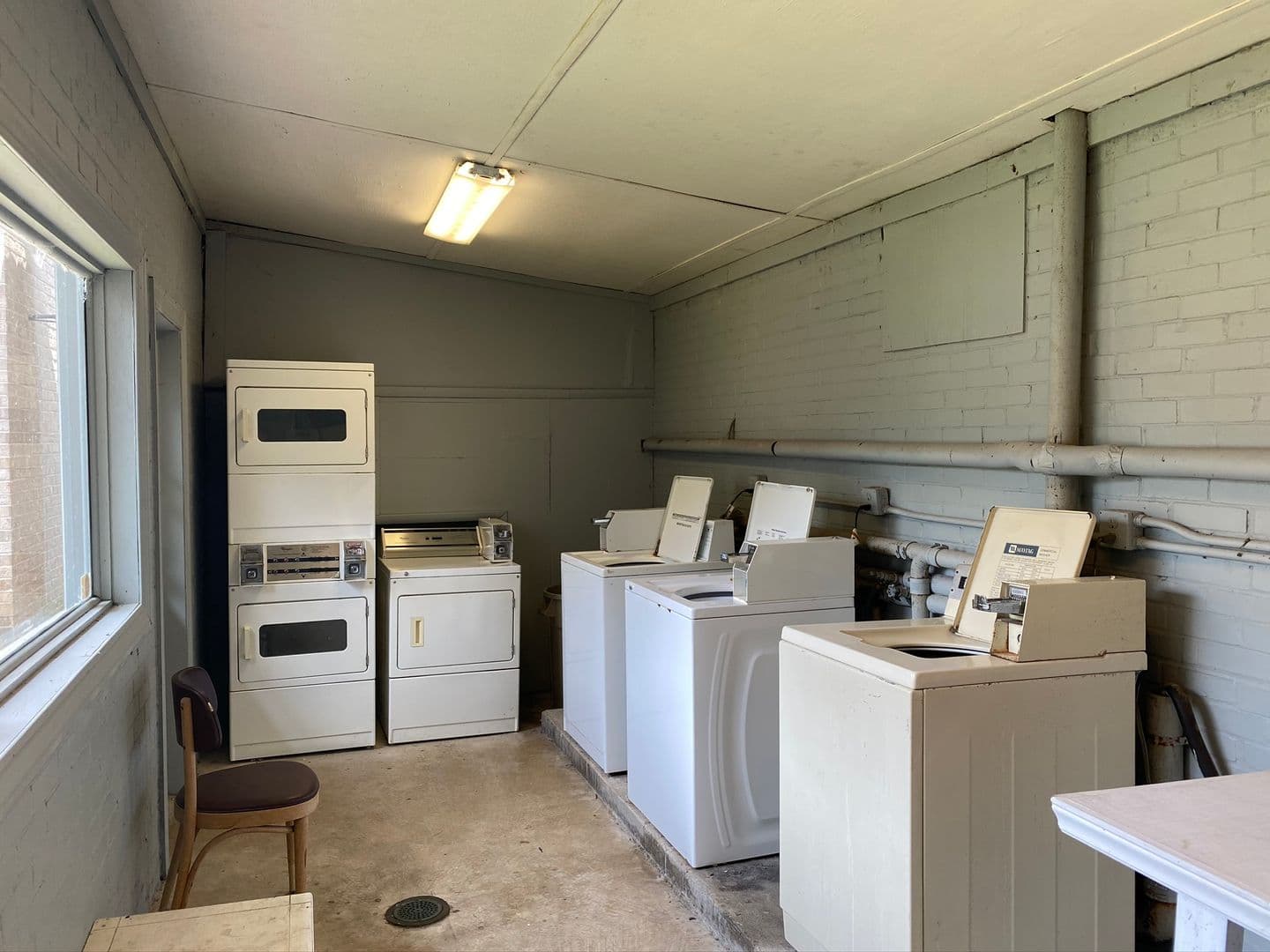 Columbia Apartment: Kilbourne Apartments units 9-12