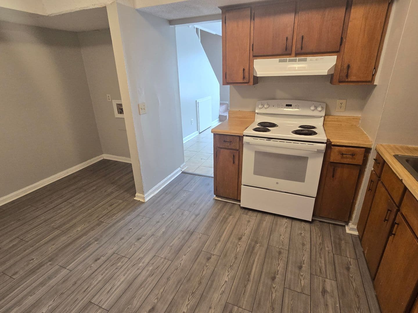West Columbia Townhome: 1637 North Ave