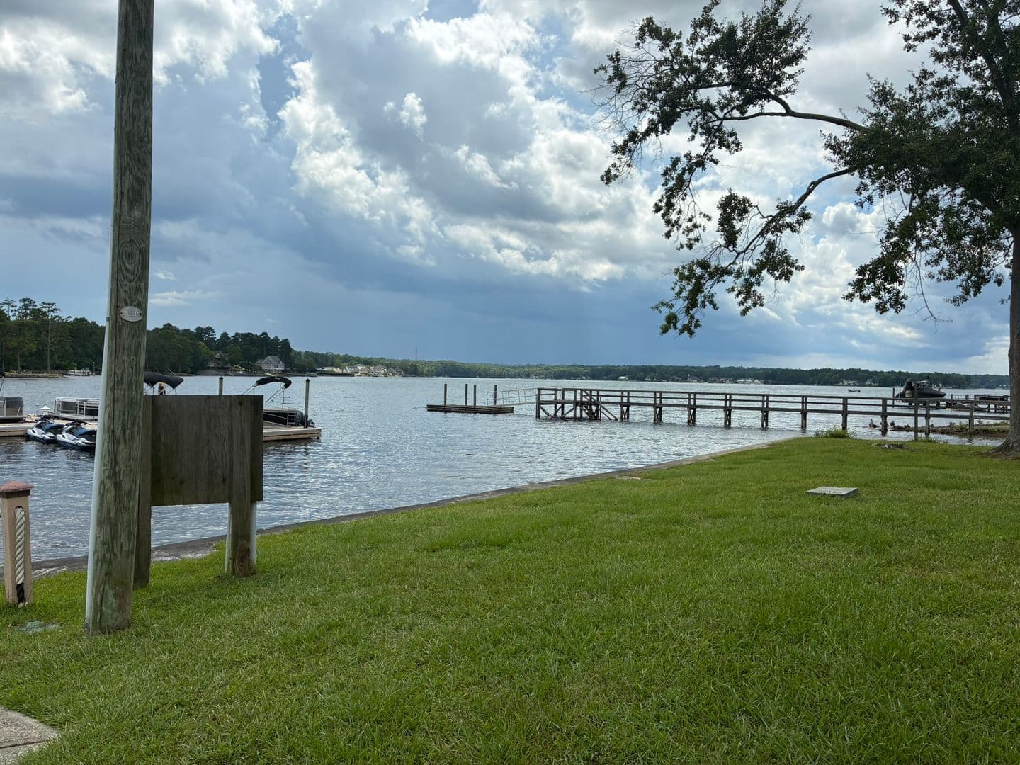 Lexington Condo: 40 Boardwalk Lane