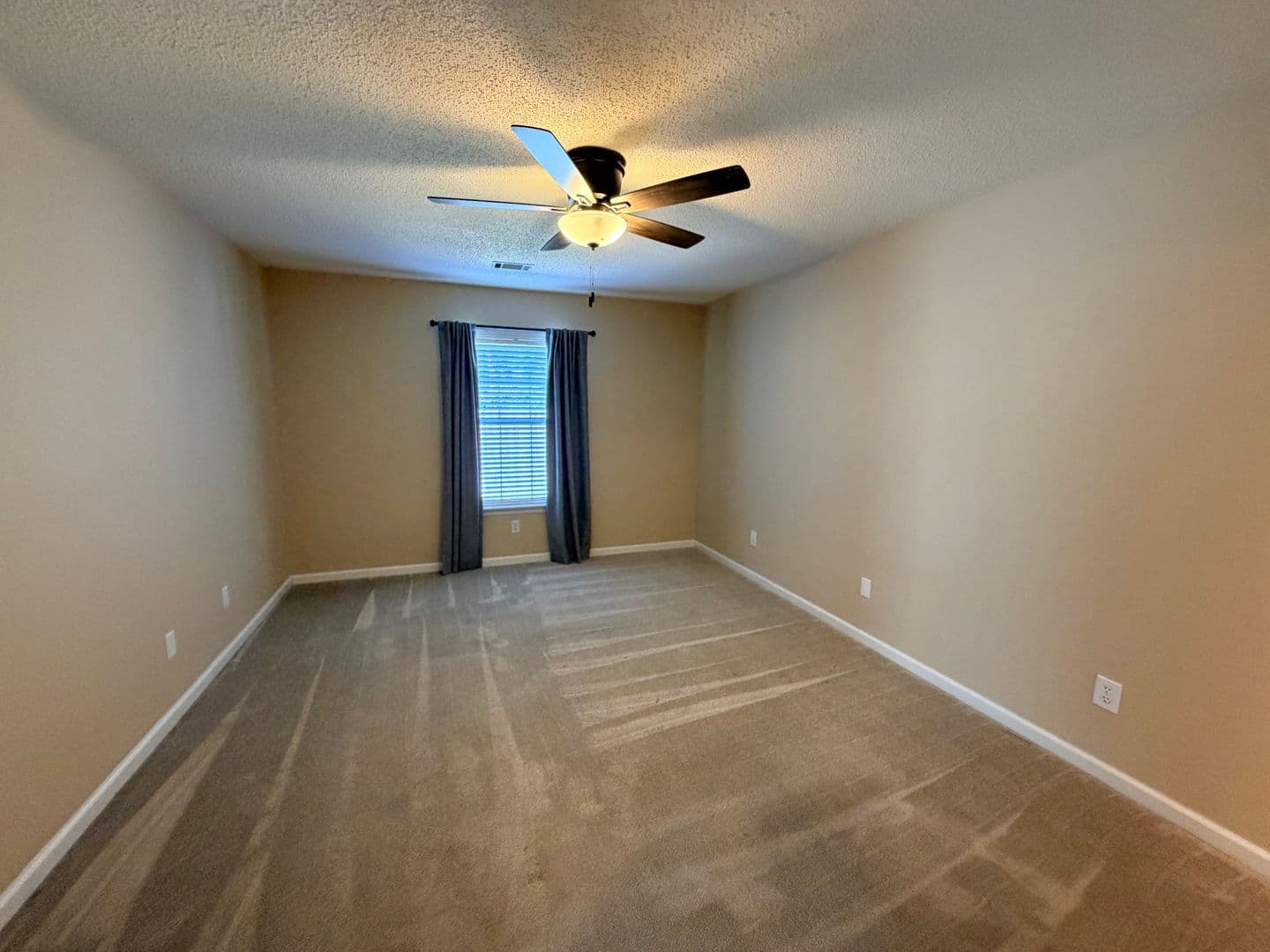 Columbia Townhome: 54 Coach Trail Ln