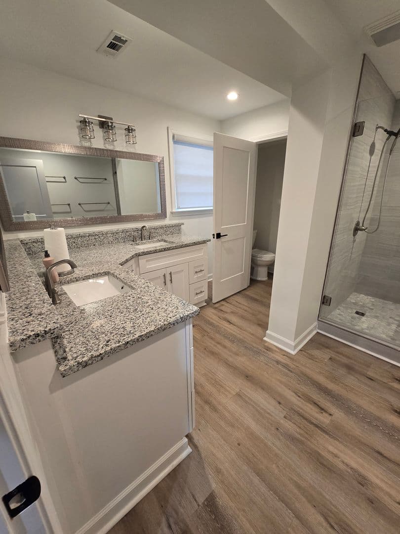 Columbia House: 2534 Forest Dr