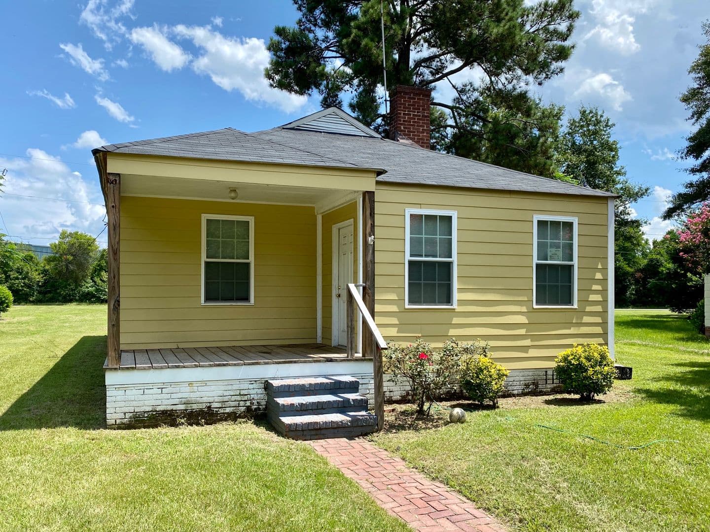 Columbia House: 420 Virginia Street
