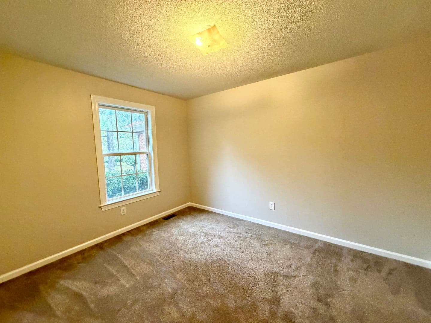 Columbia House: 13 Box Turtle Ct