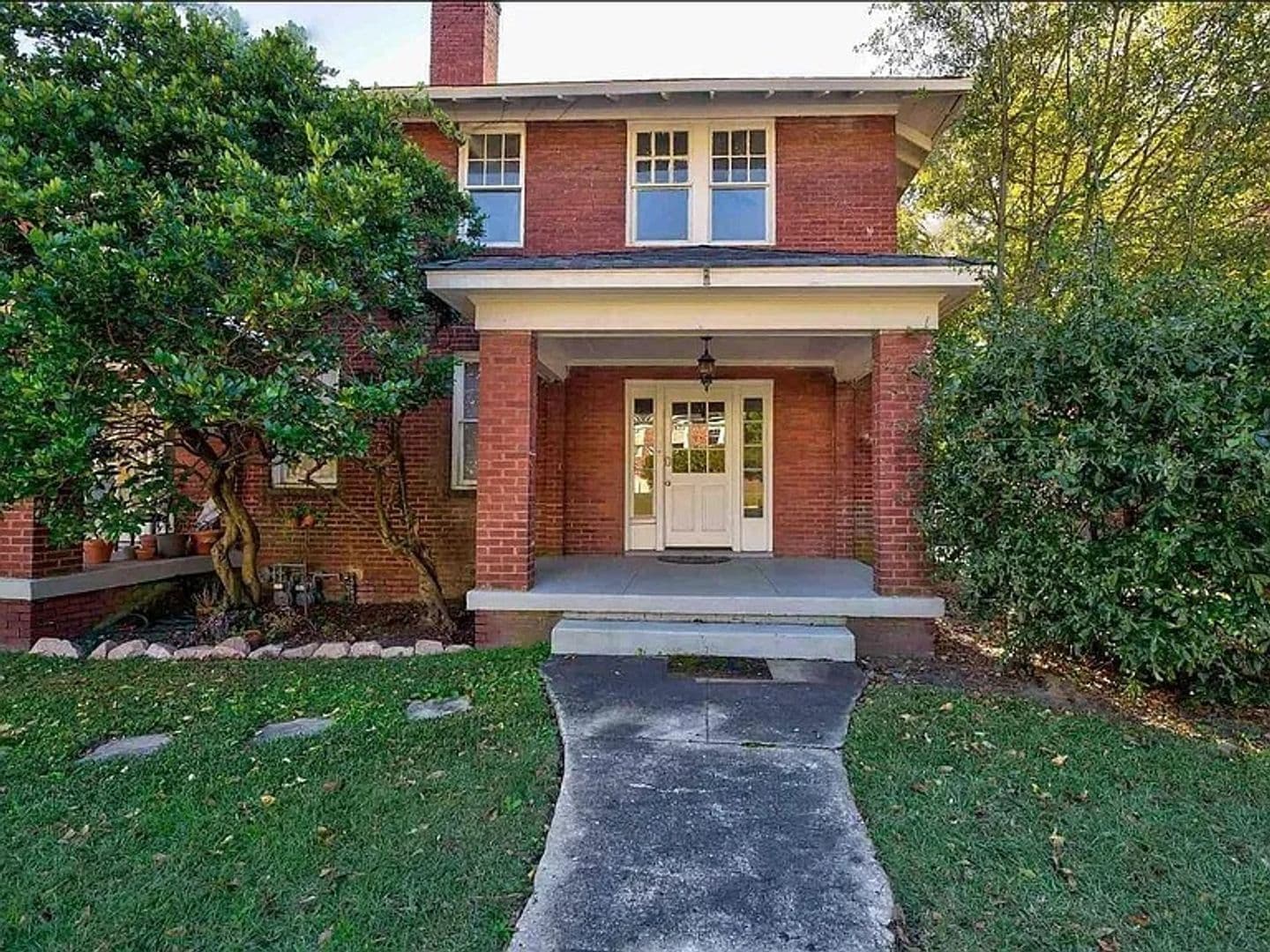 Columbia Apartment: 145-147 S Pickens St