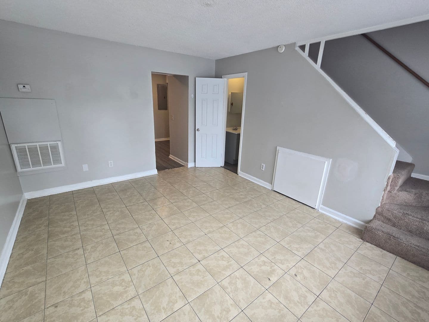 West Columbia Townhome: 1637 North Ave