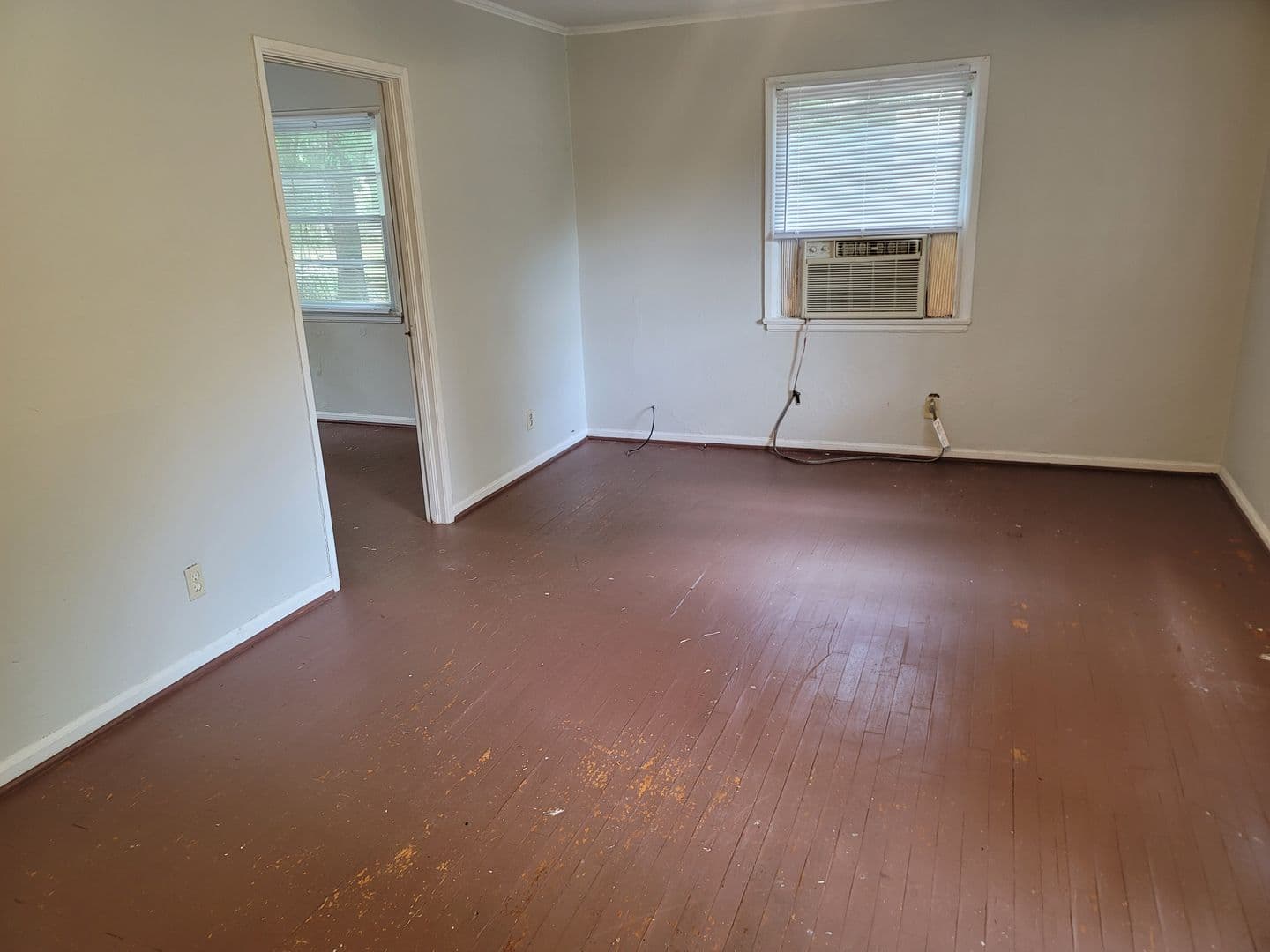 Columbia House: 2833 Wesley Dr