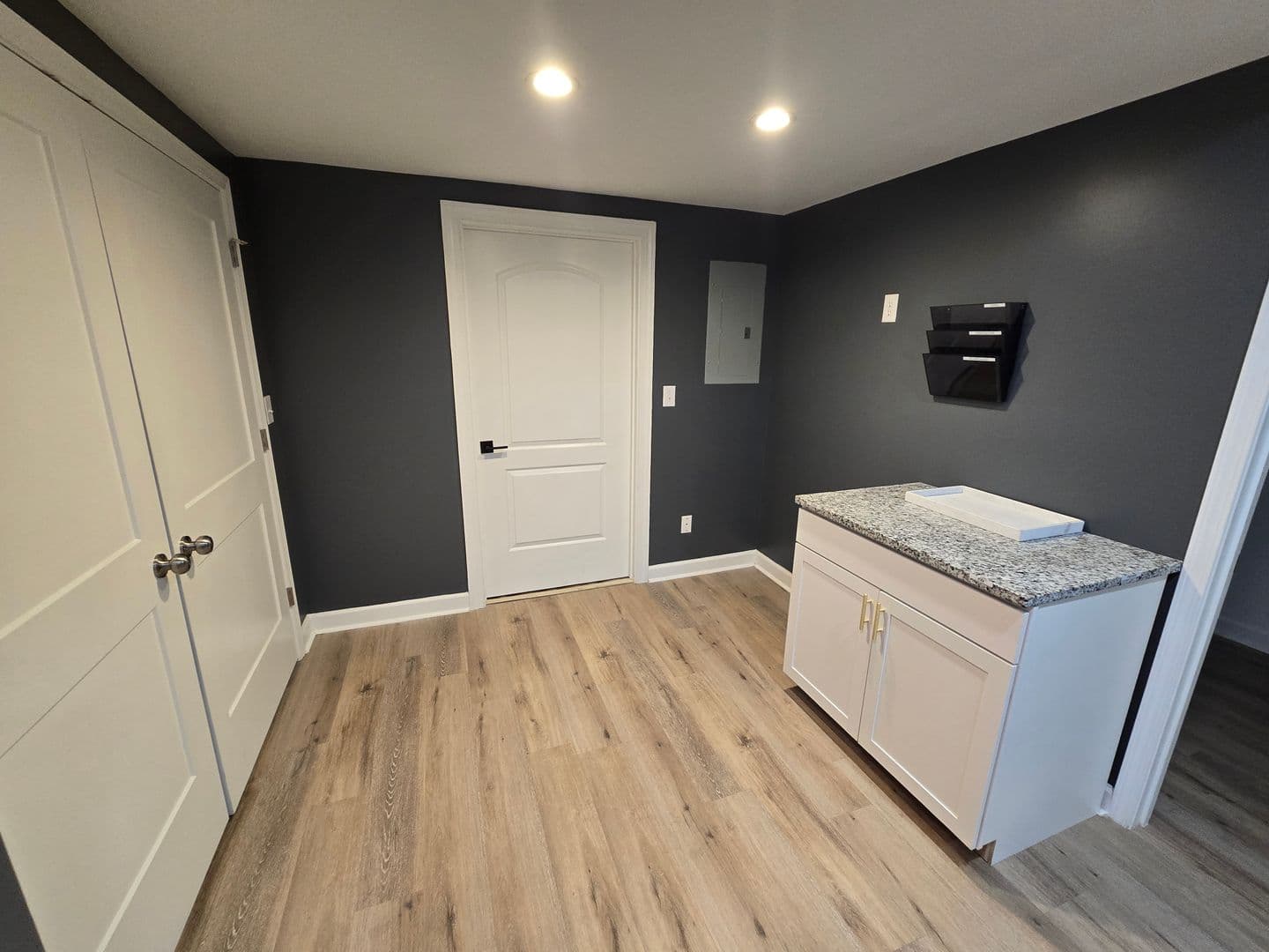 Columbia House: 2534 Forest Dr