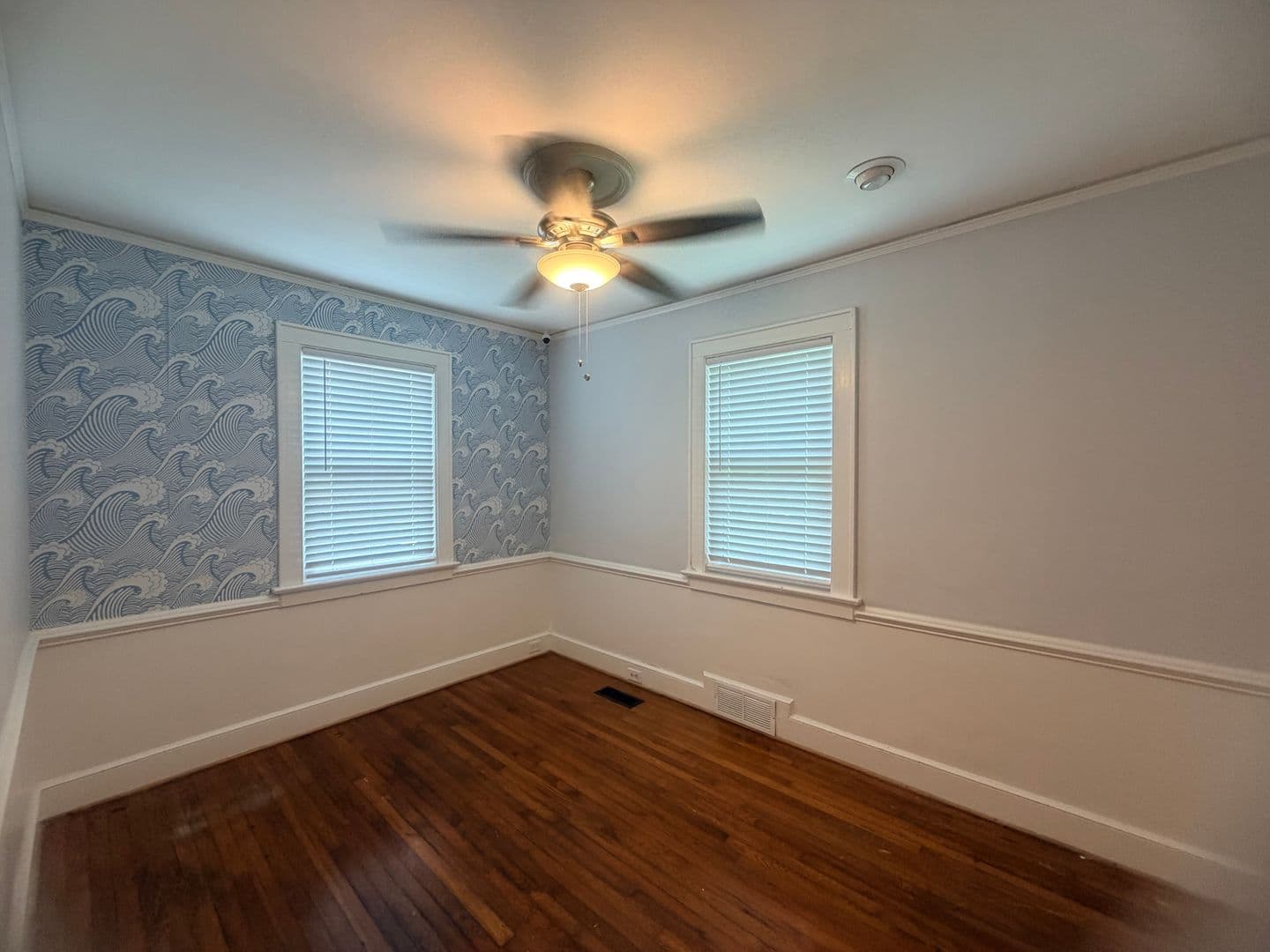Columbia House: 1552 Sunnyside Dr