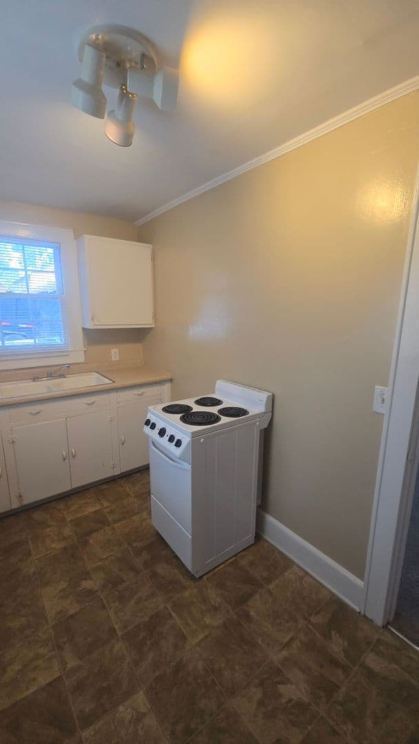 Columbia Apartment: 230 S. Gregg Street