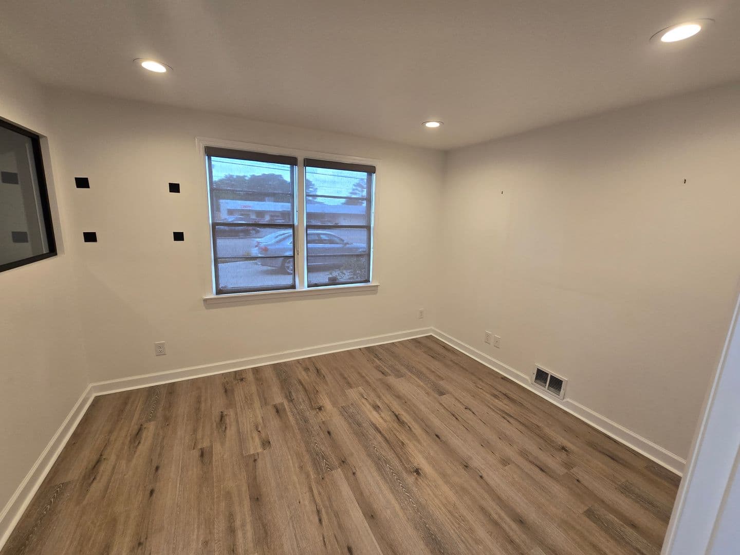 Columbia House: 2534 Forest Dr