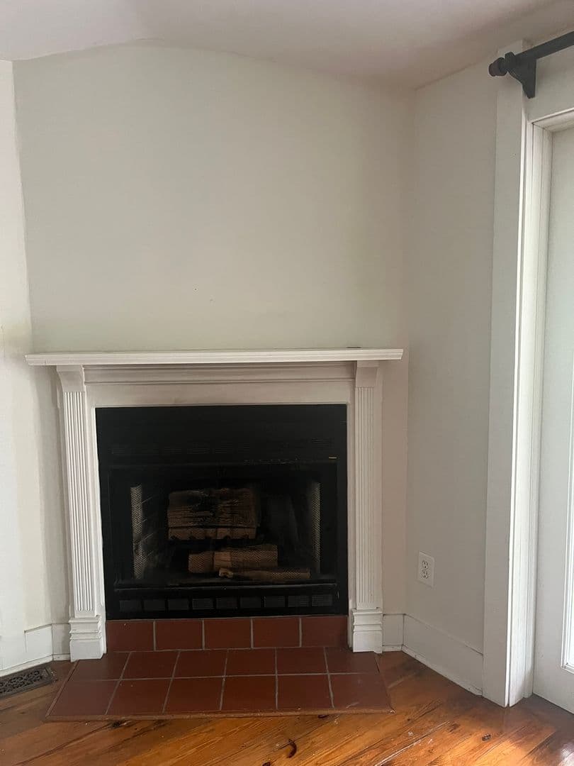 Lexington House: 123 Pond Drive