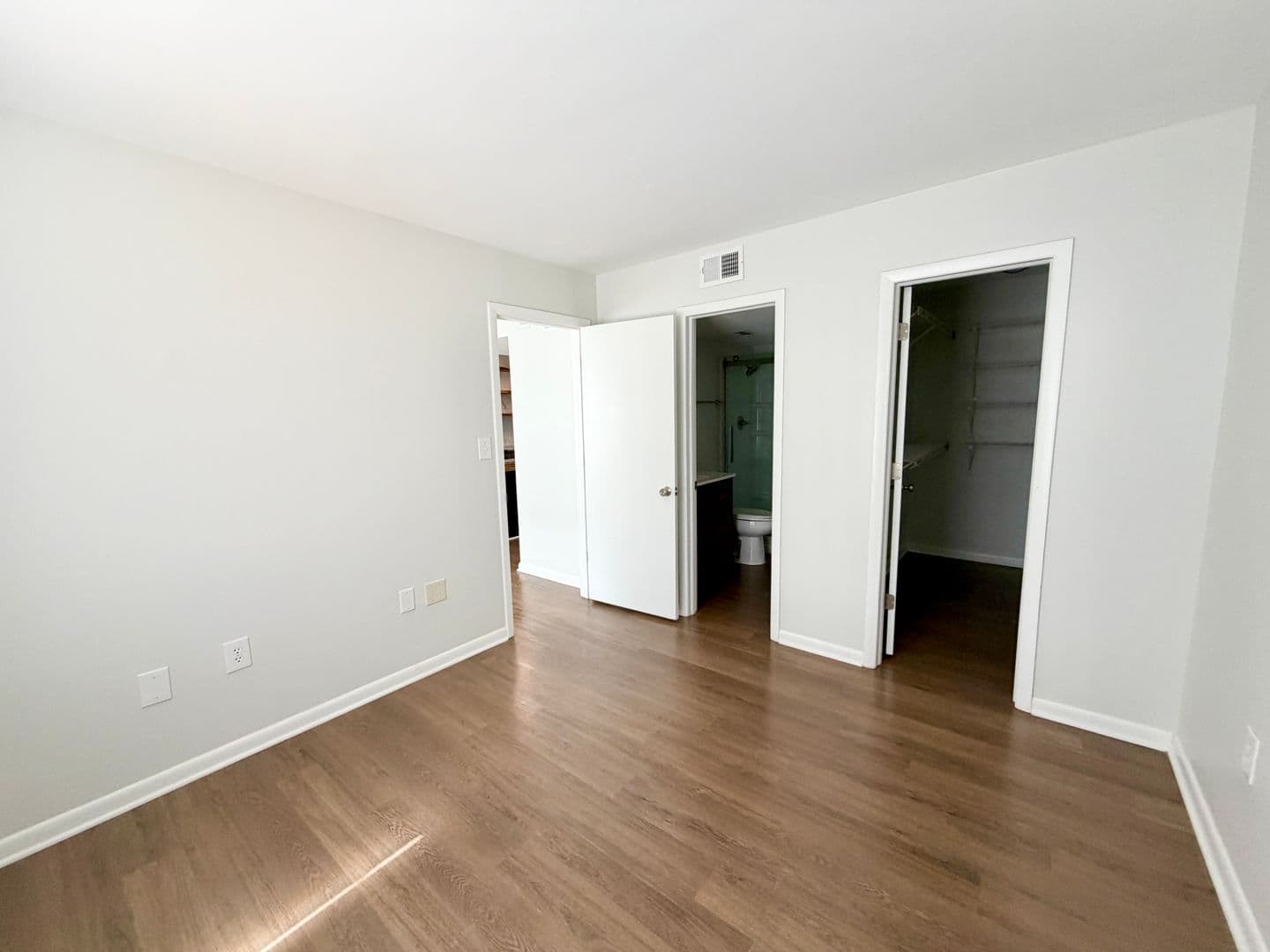 Columbia Condo: 1600 Park Circle #517