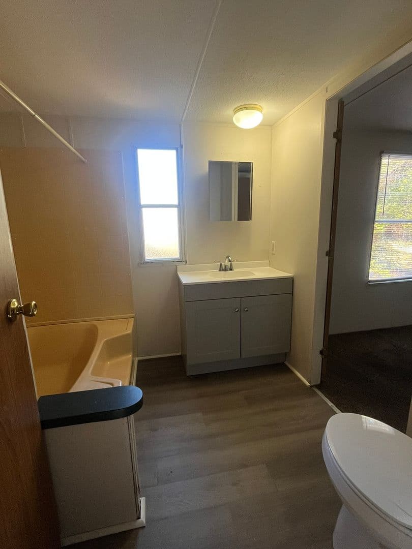 Batesburg-Leesville Apartment: 735 Madera Road