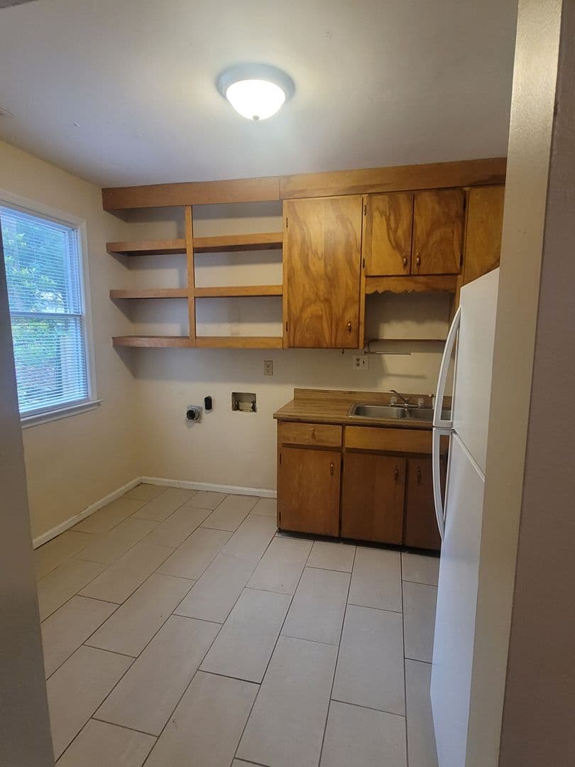 Columbia House: 3708 Harvard Ave