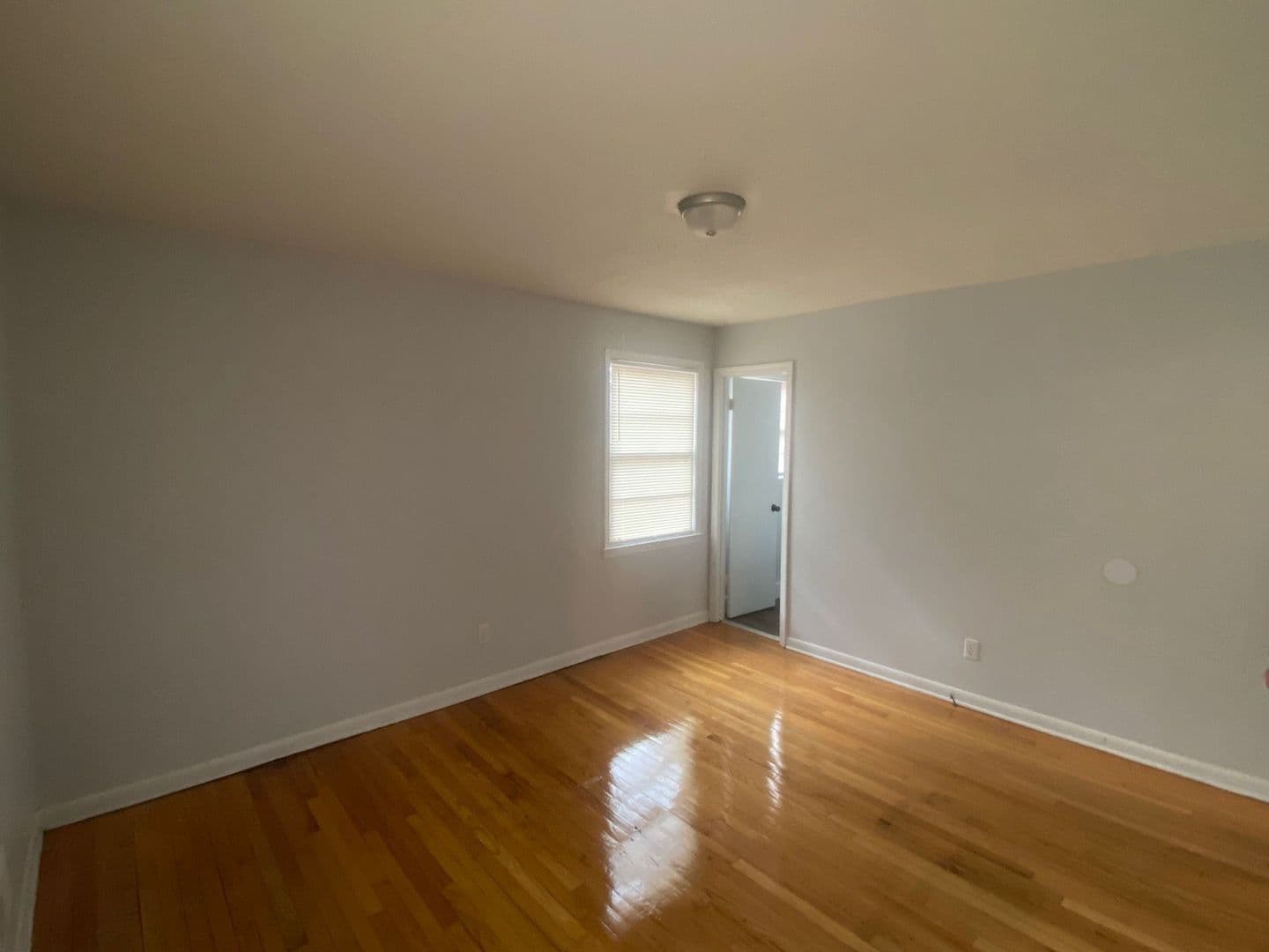 Columbia House: 221 Ramblewood Drive