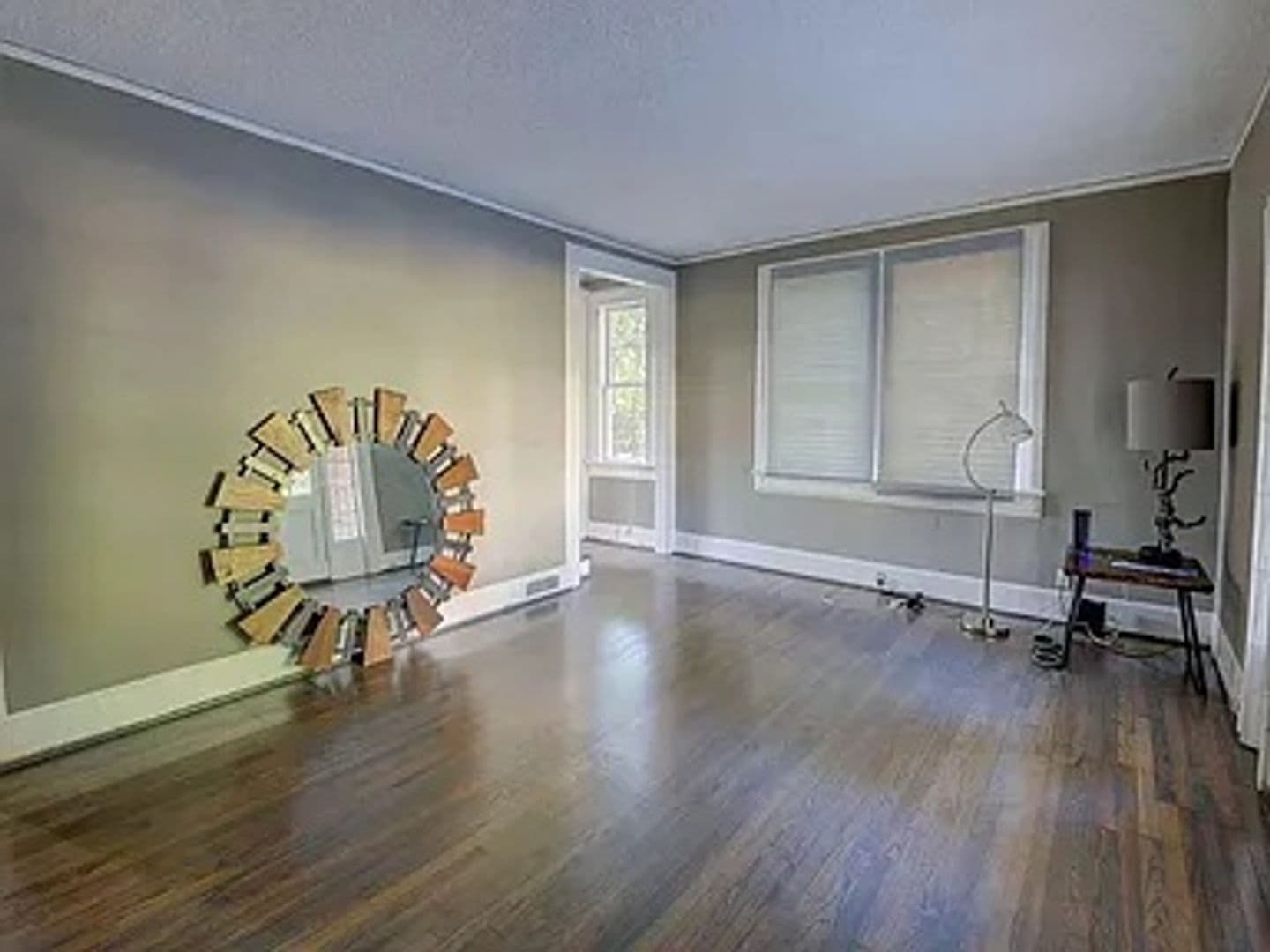 Columbia Apartment: 145-147 S Pickens St