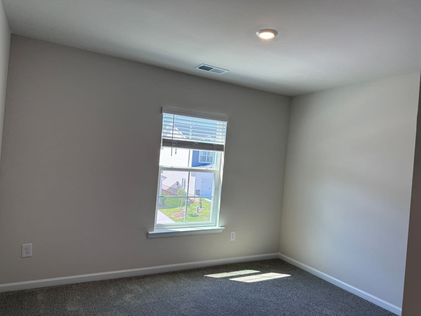 Lexington House: 317 S Lake Ct