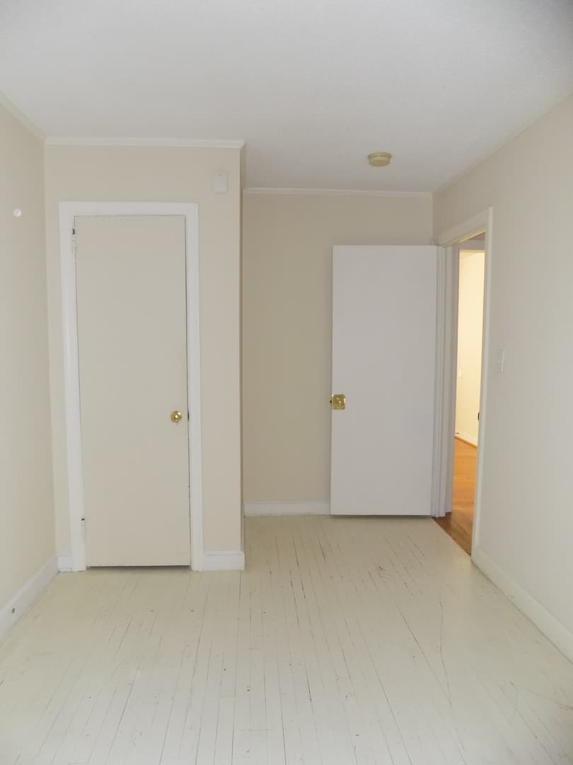 Columbia House: 411 Northwood Street