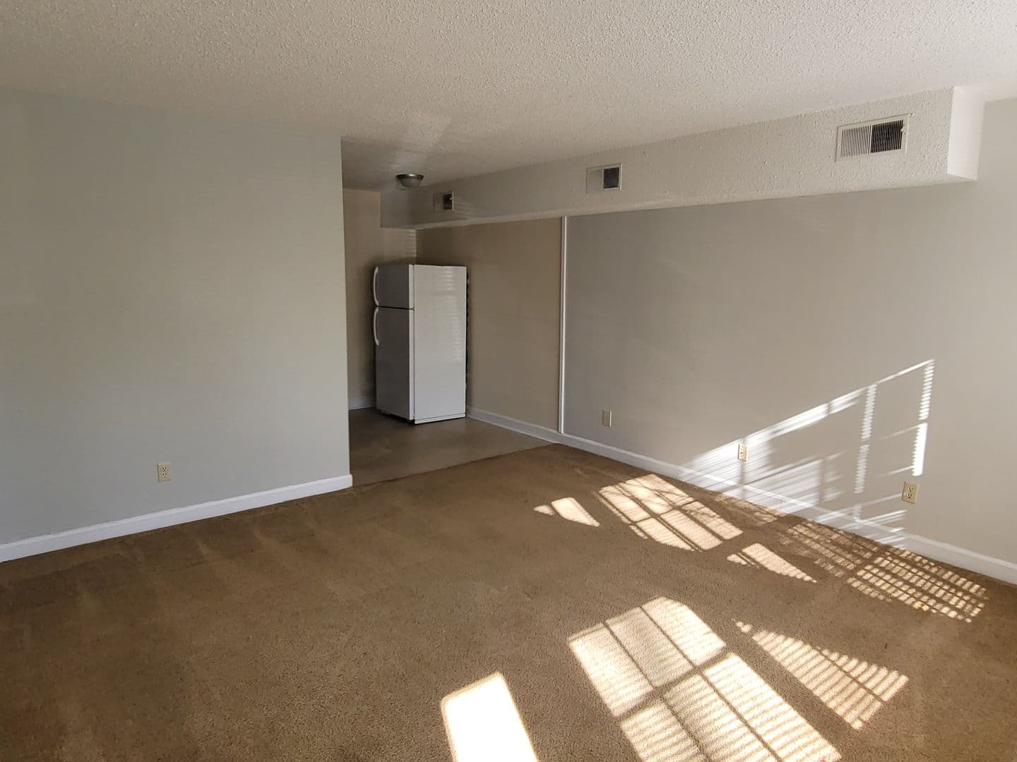 Columbia Apartment: 1431 Aralia Dr. L1-L4