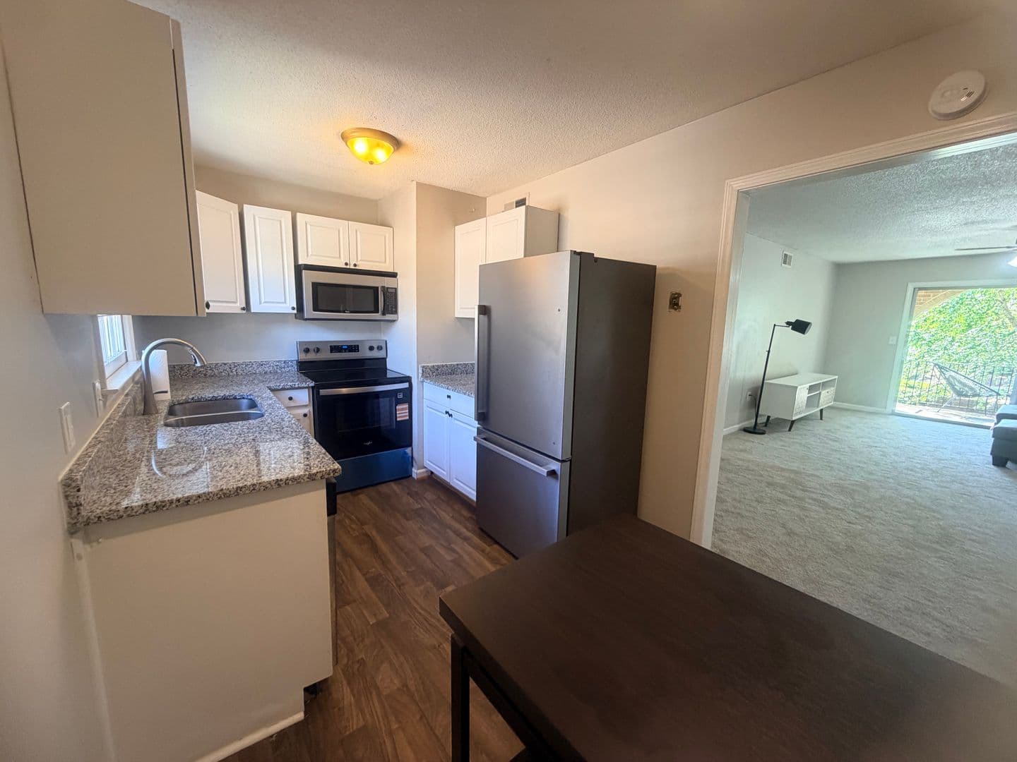 Columbia Condo: 5516 Lakeshore Drive