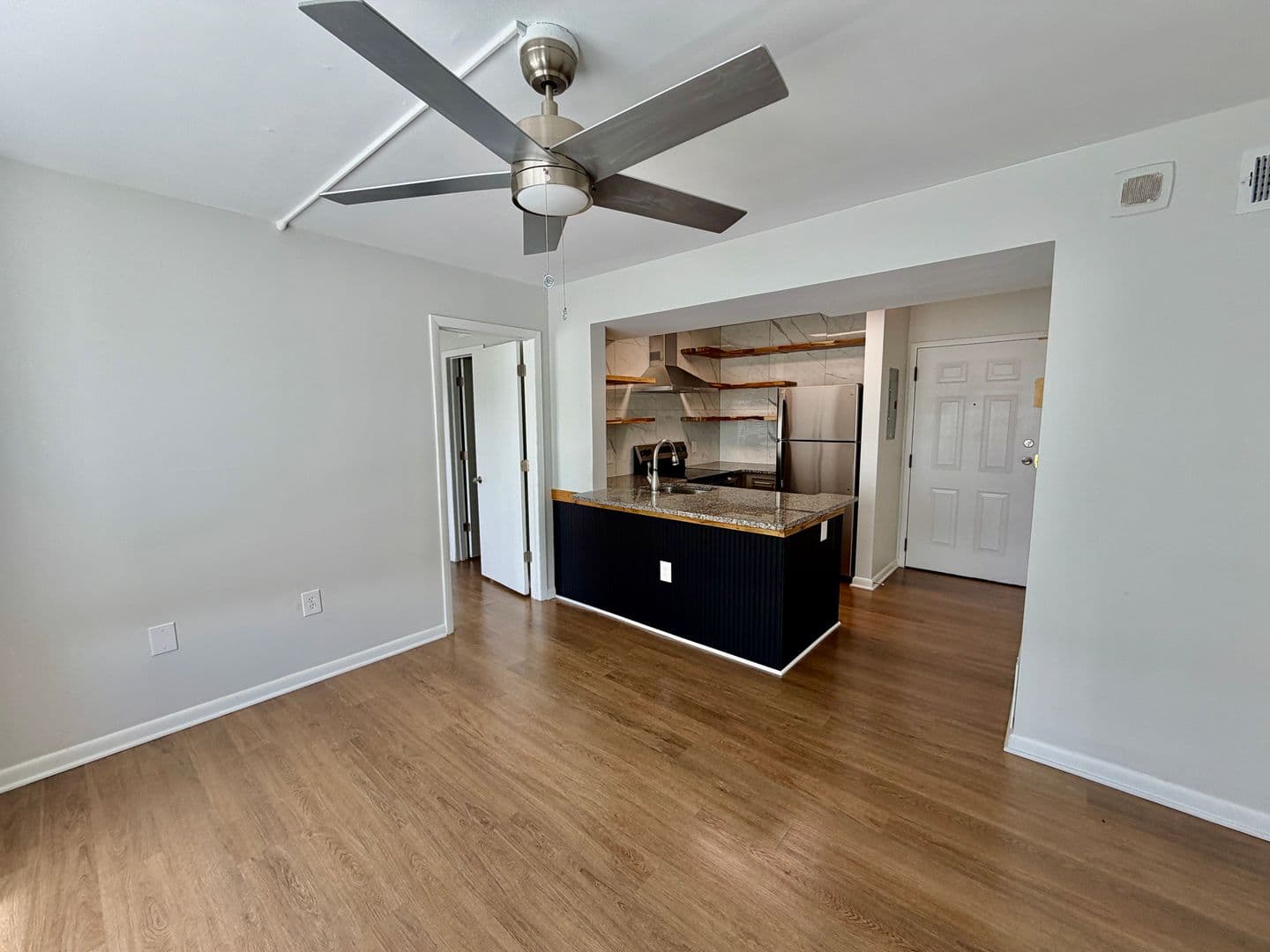 Columbia Condo: 1600 Park Circle #517